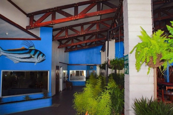 Hotel Fish Hook Marina & Lodge
